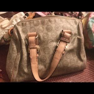 Michale Kors pocketbook